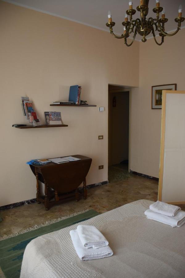 La Lanterna Di Lida E Beppe Bed and Breakfast Pisa Buitenkant foto